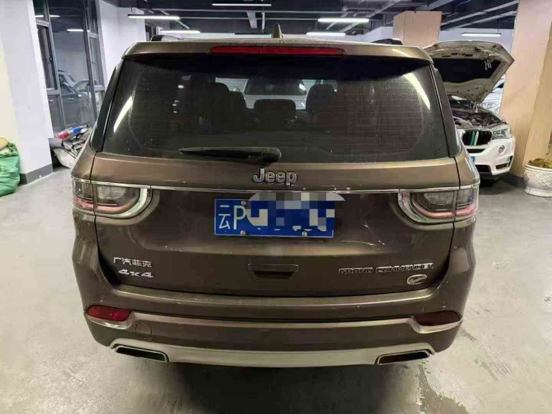 昭通18年Jeep指挥官8