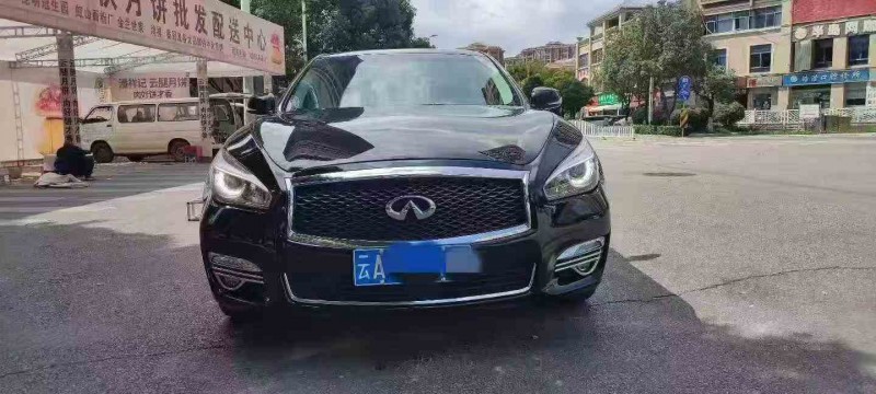 保山17年英菲尼迪Q701