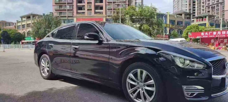 保山17年英菲尼迪Q703
