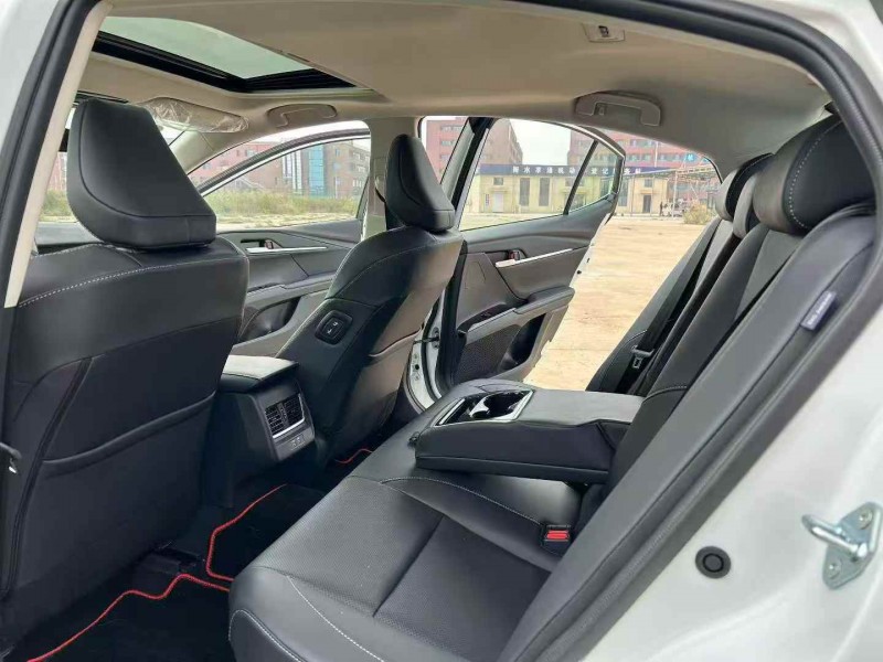 秦皇岛25年丰田凯美瑞4