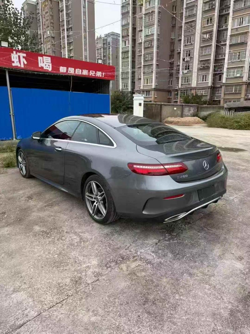 青岛20年奔驰E8