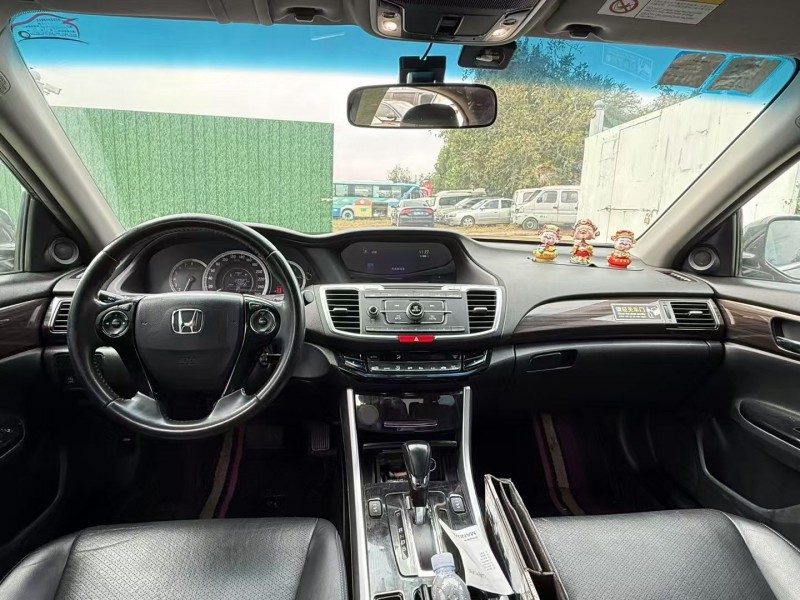 沧州17年本田雅阁6