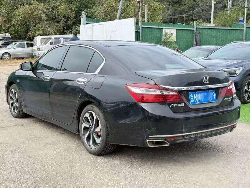 沧州17年本田雅阁8