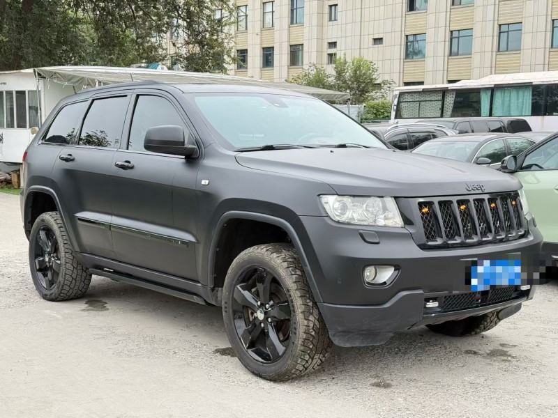 沧州13年Jeep大切诺基3