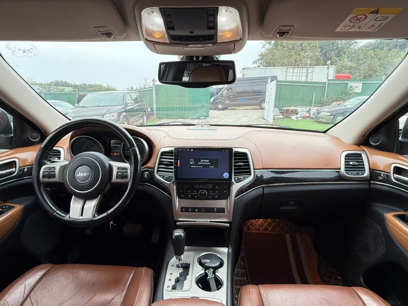 沧州13年Jeep大切诺基4