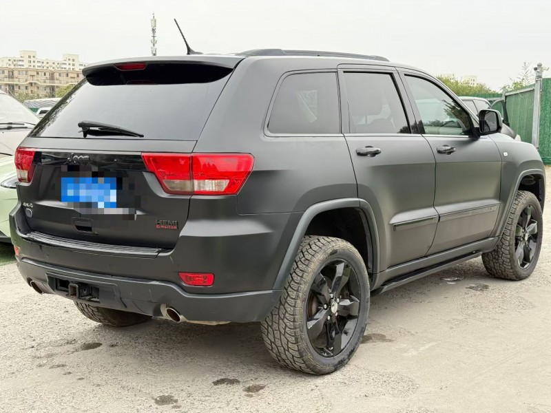 沧州13年Jeep大切诺基7