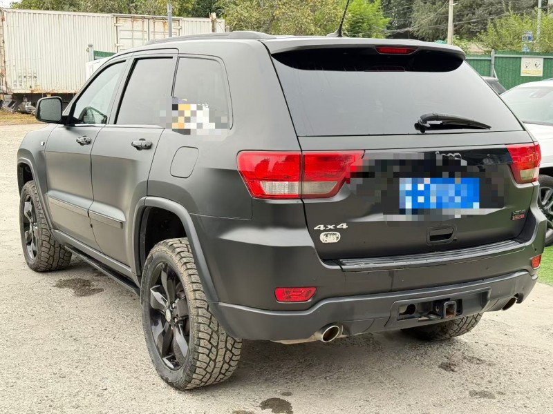 沧州13年Jeep大切诺基8