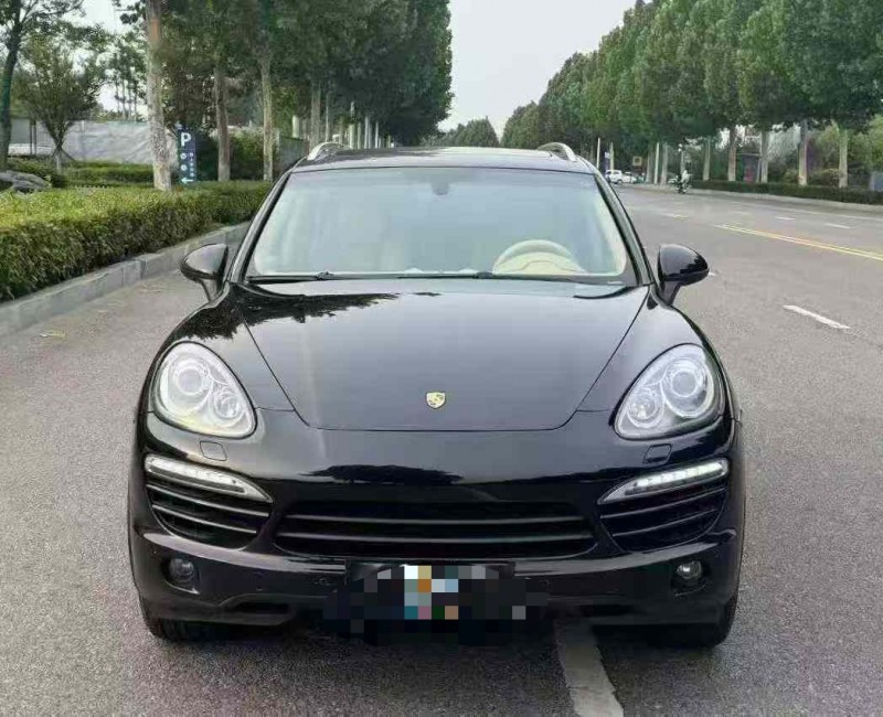 青岛11年保时捷卡宴1