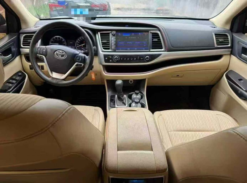 青岛17年丰田汉兰达4