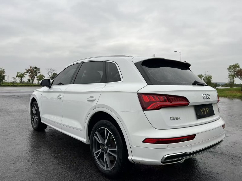 盐城19年奥迪Q58