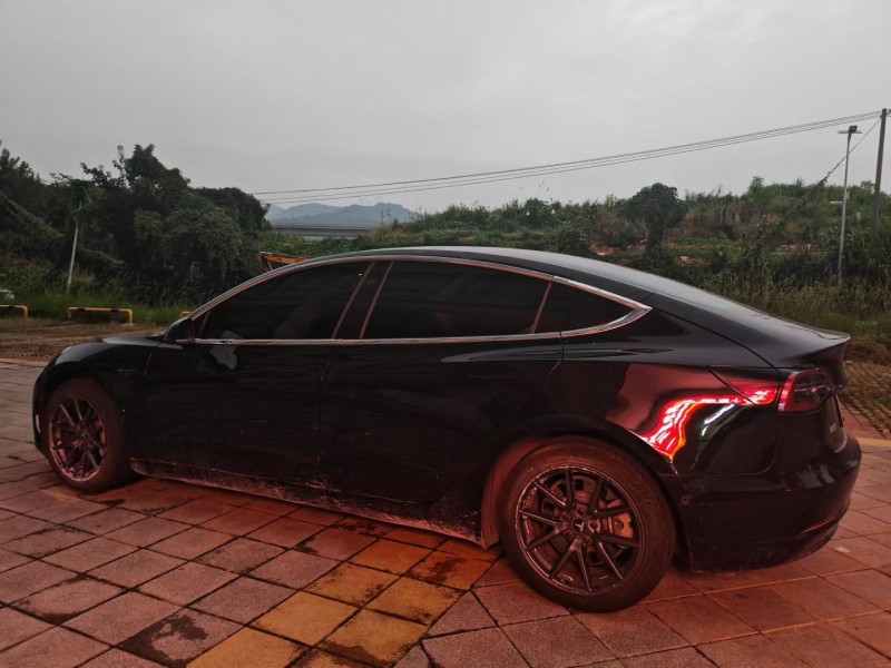 南昌21年特斯拉MODEL 37