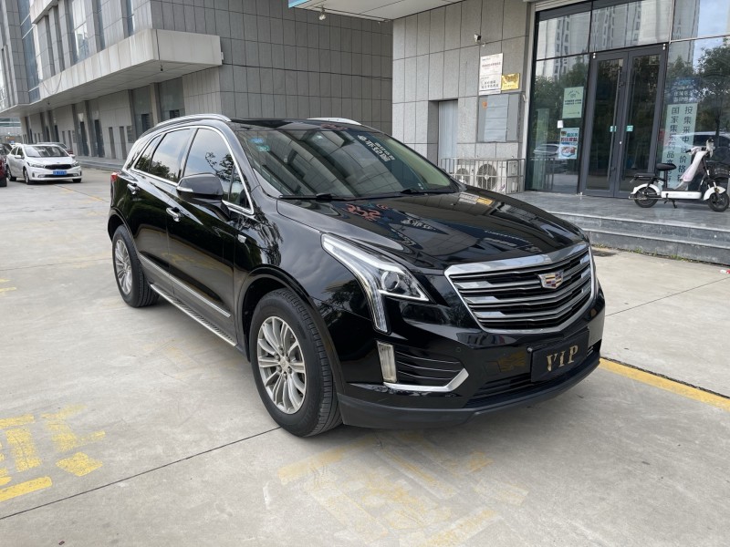 济宁19年凯迪拉克XT52