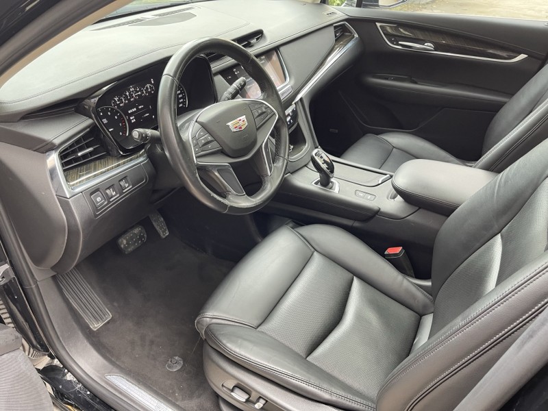 济宁19年凯迪拉克XT54