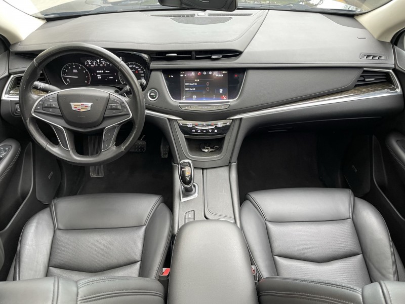 济宁19年凯迪拉克XT56