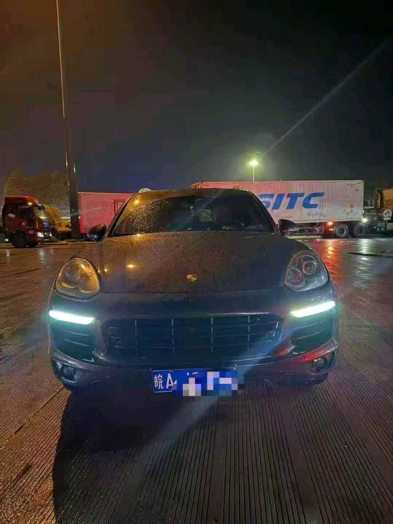 滨州15年保时捷卡宴1