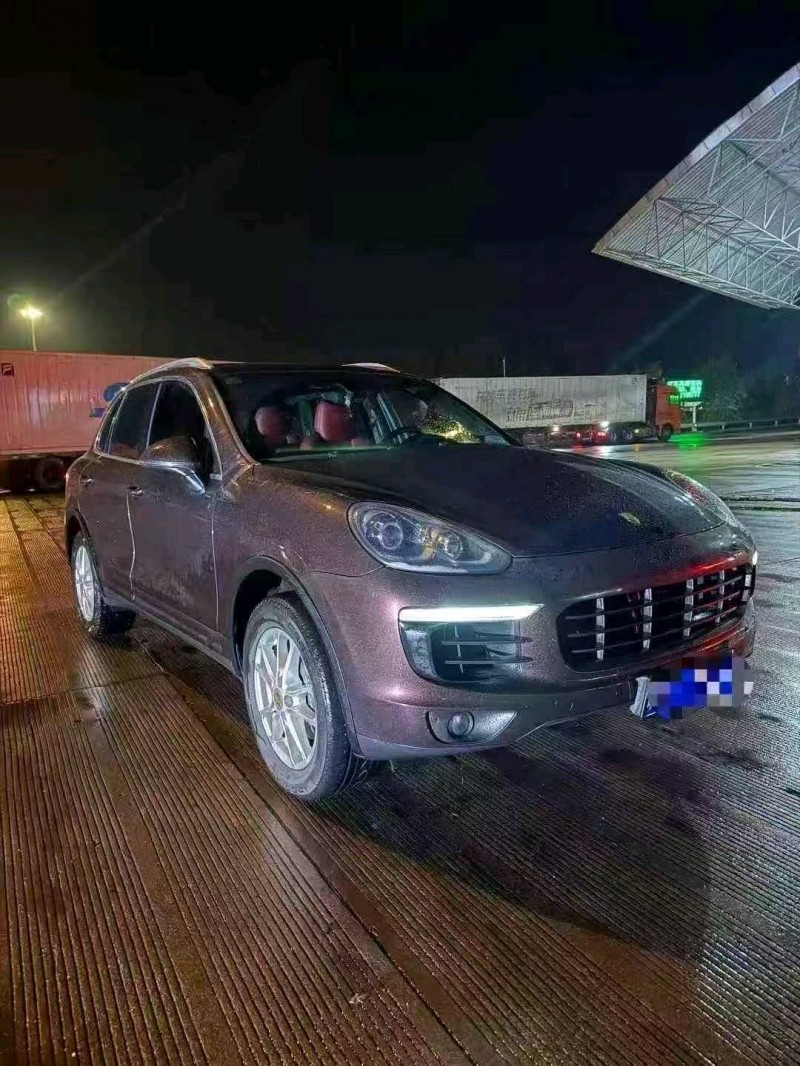 滨州15年保时捷卡宴2