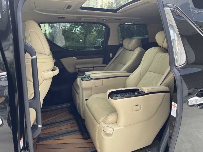 济宁20年丰田威尔法4