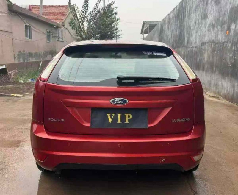 青岛11年福特福克斯6