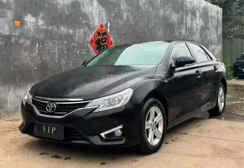 青岛16年丰田锐志3