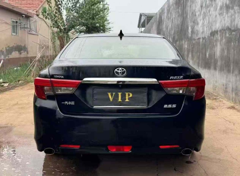 青岛16年丰田锐志6