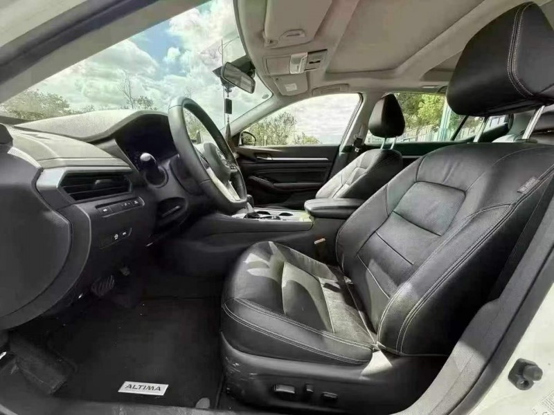 东莞21年日产天籁4