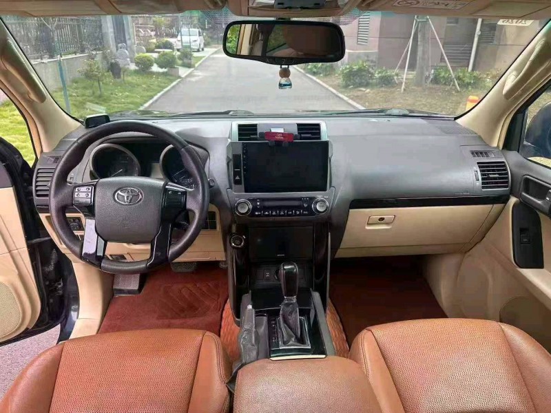 徐州16年丰田普拉多4