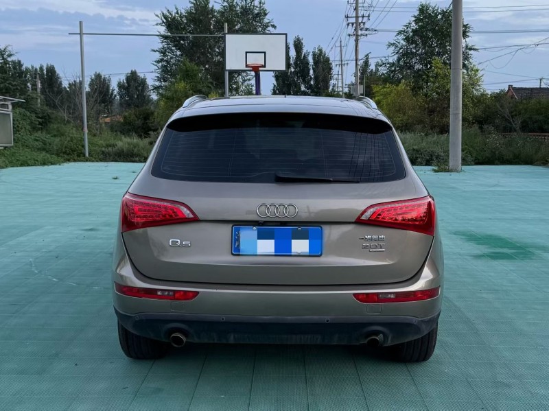 青岛13年奥迪Q56