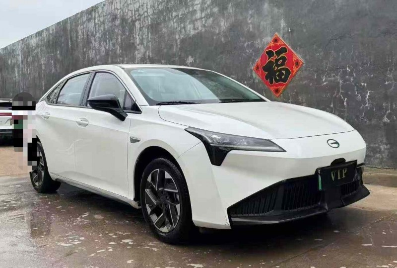 青岛25年传祺埃安S2