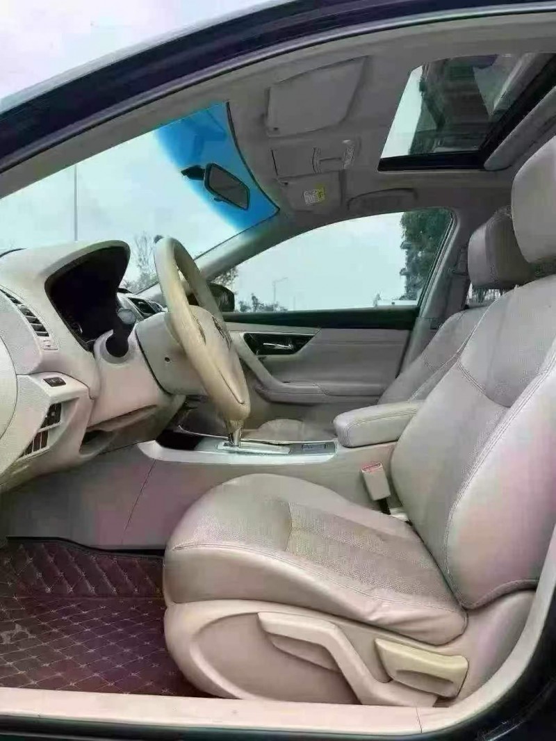 东莞18年日产天籁4