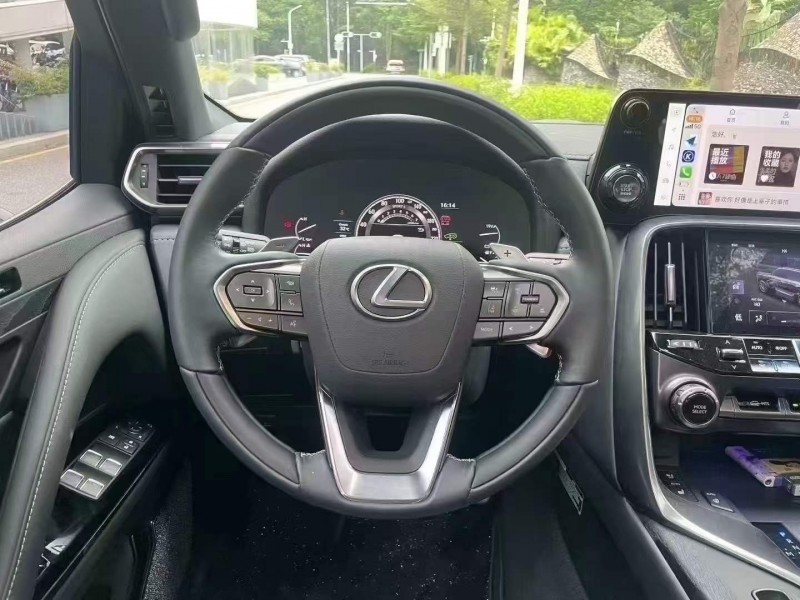 深圳25年雷克萨斯LX7