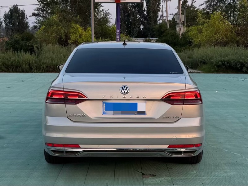 青岛18年大众辉昂6