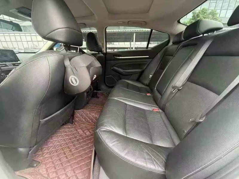 东莞20年日产天籁5