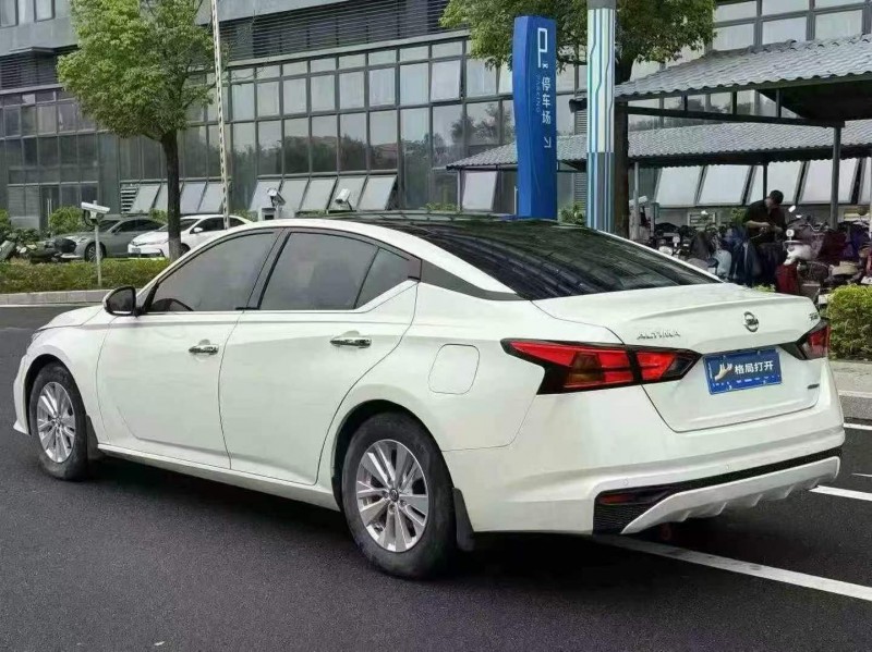 东莞20年日产天籁8