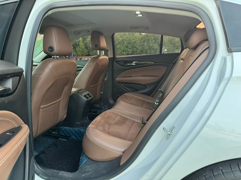 青岛22年别克君威5