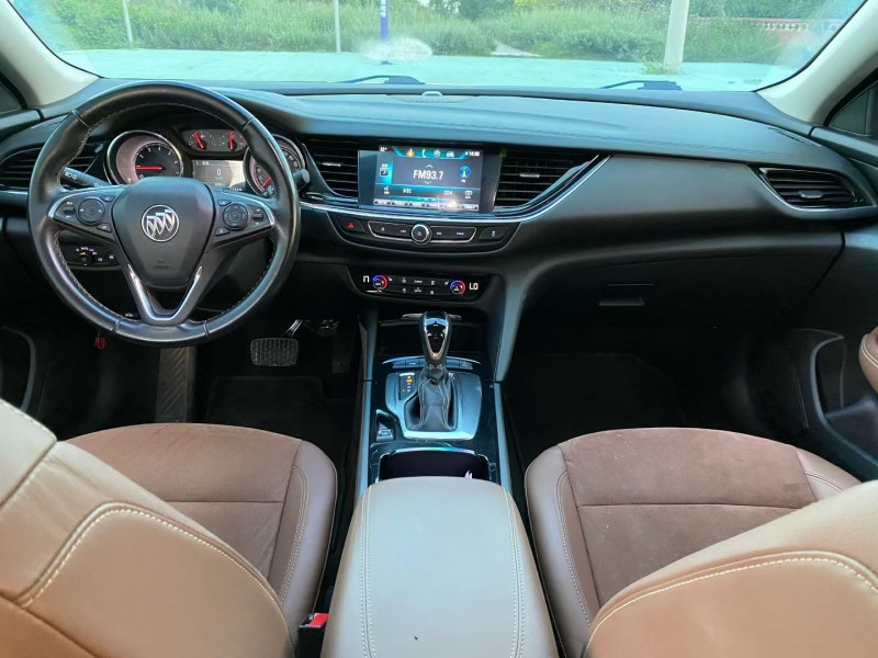 青岛19年别克君威4