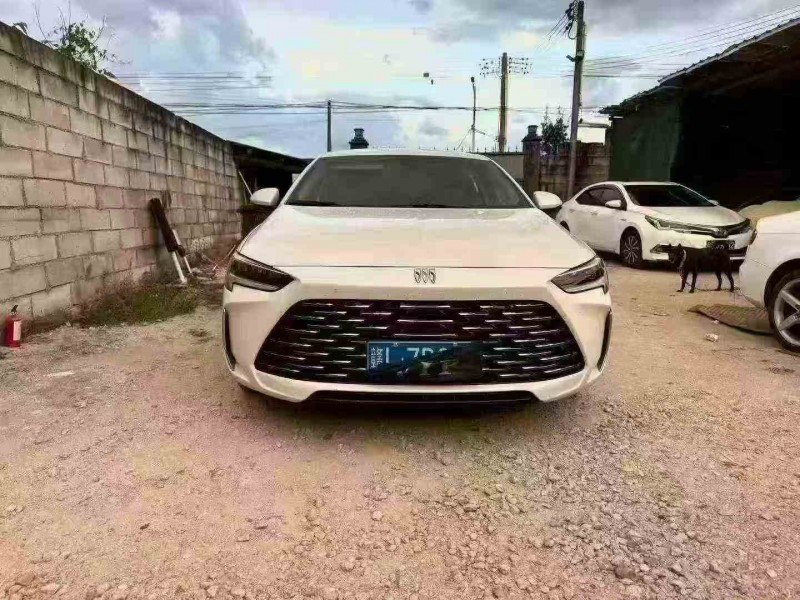 珠海24年别克君威1