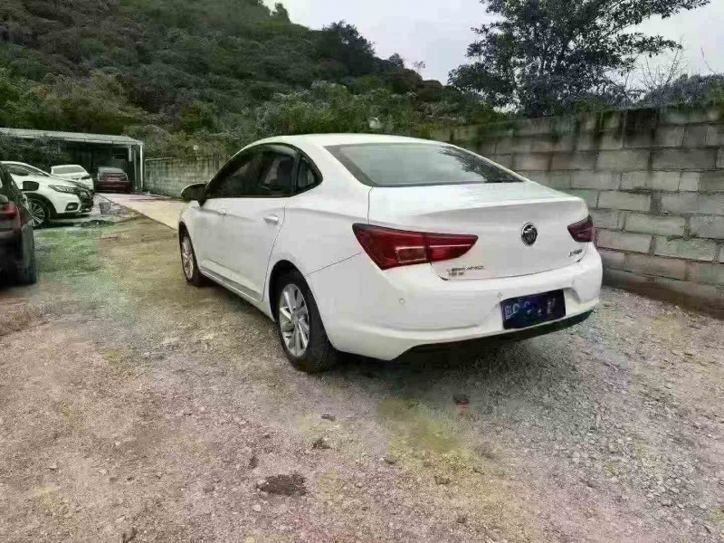 深圳19年别克威朗8