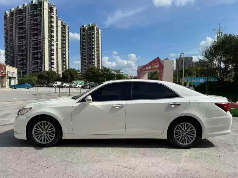 惠州17年丰田皇冠6