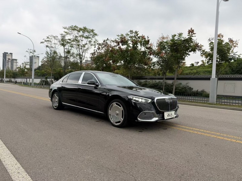 徐州23年奔驰迈巴赫S级3