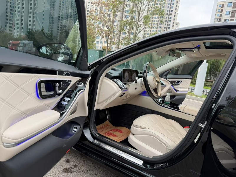 徐州23年奔驰迈巴赫S级4