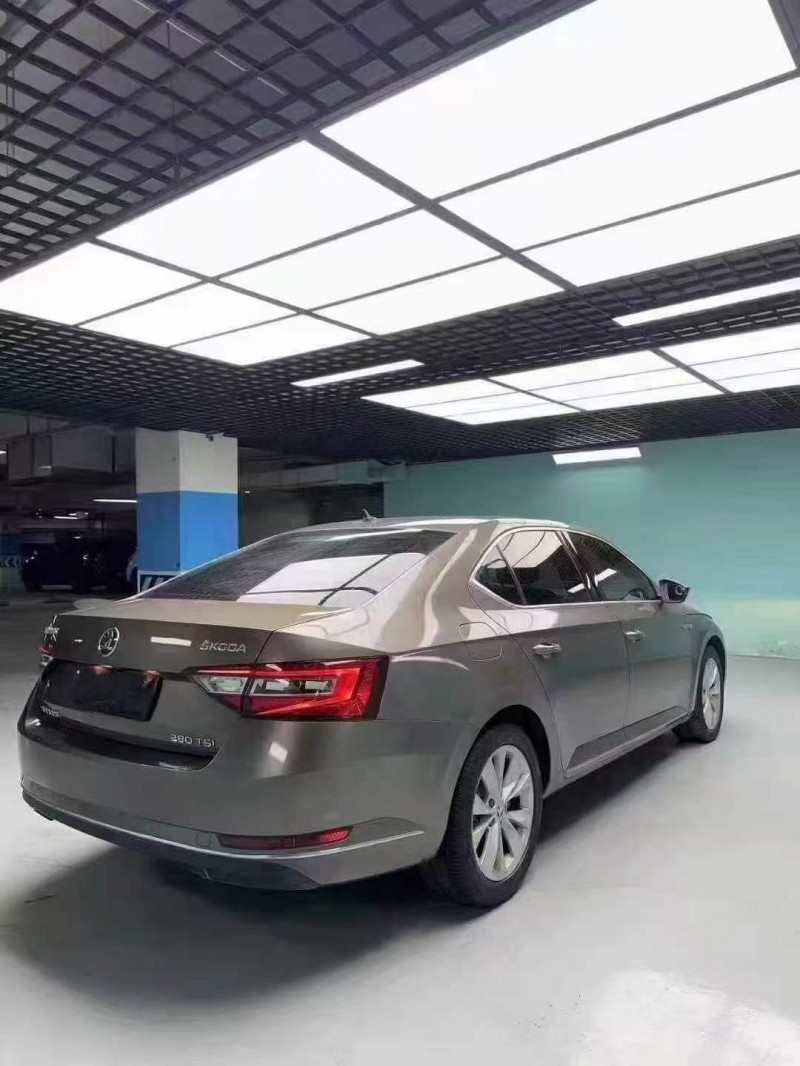 成都19年斯柯达速派9