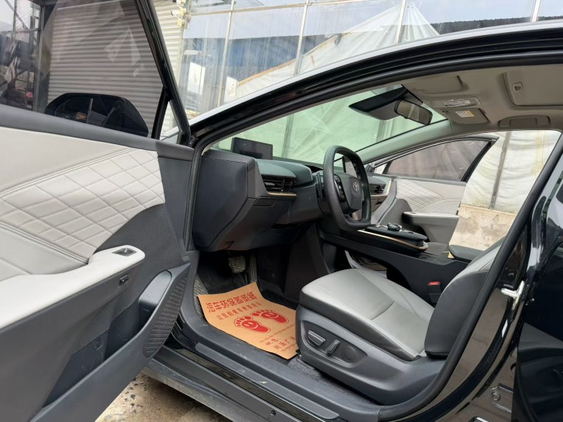 徐州24年丰田铂智4