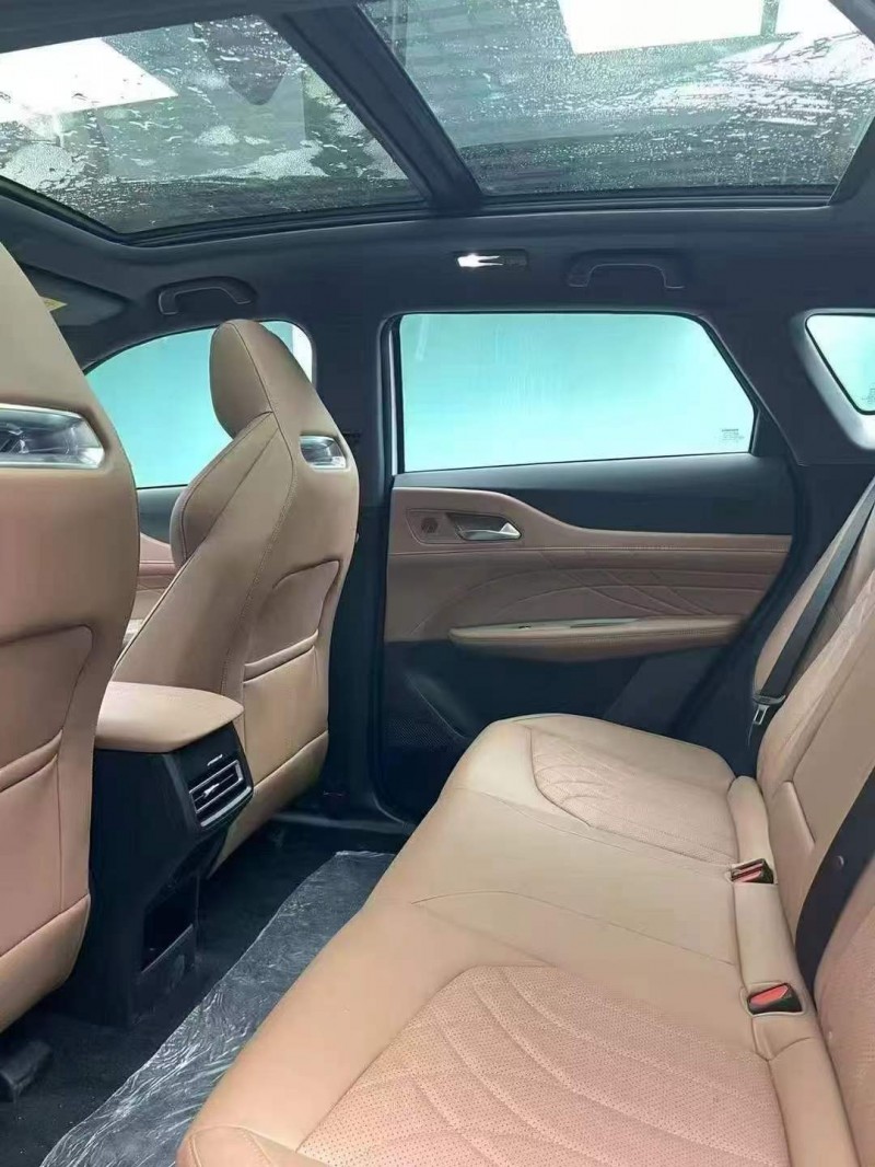 成都25年长安汽车UNI6