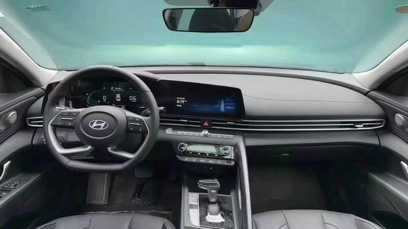 成都25年现代伊兰特5