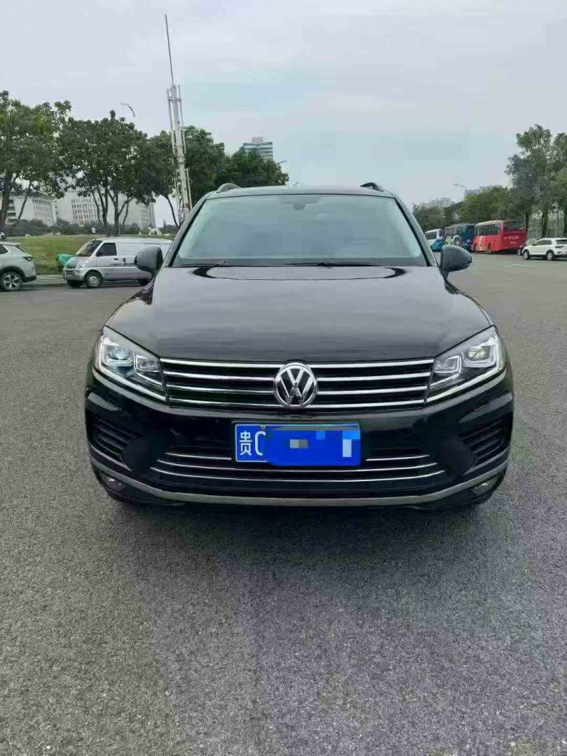 重庆17年大众途锐1