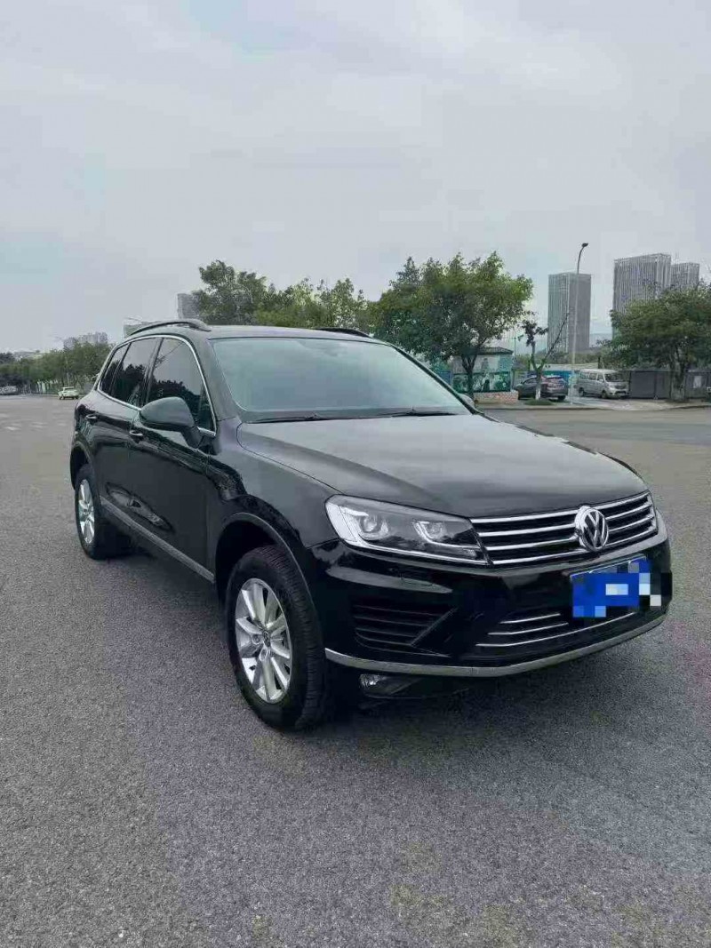 重庆17年大众途锐2