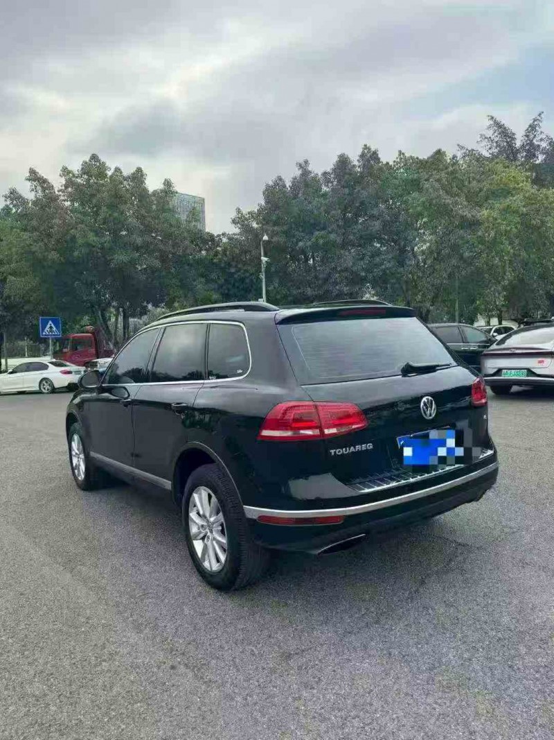 重庆17年大众途锐7