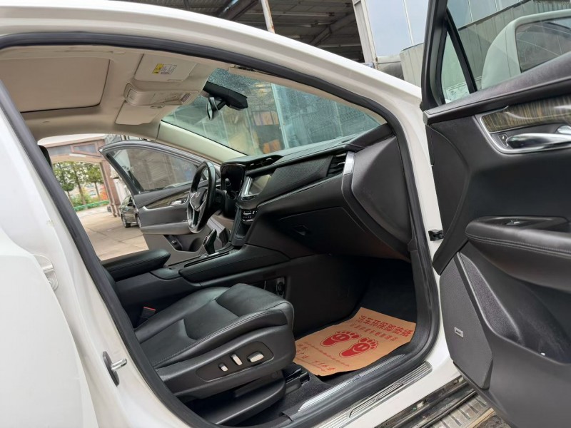 徐州16年凯迪拉克XT56