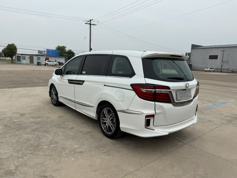 徐州20年本田艾力绅8