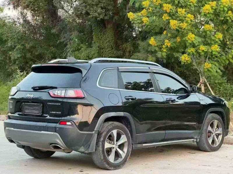 深圳19年Jeep自由光7